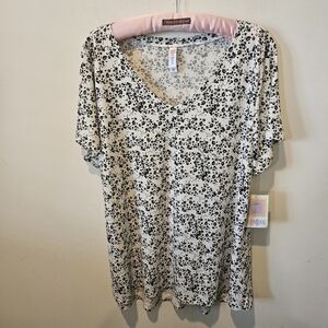 LuLaRoe NWT Women's Christy T White With Black Print Short Sleeved T-shirt, 2XL